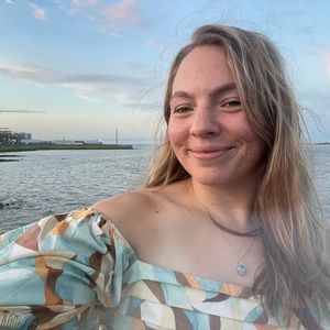 Meet your Posher, Kenzie